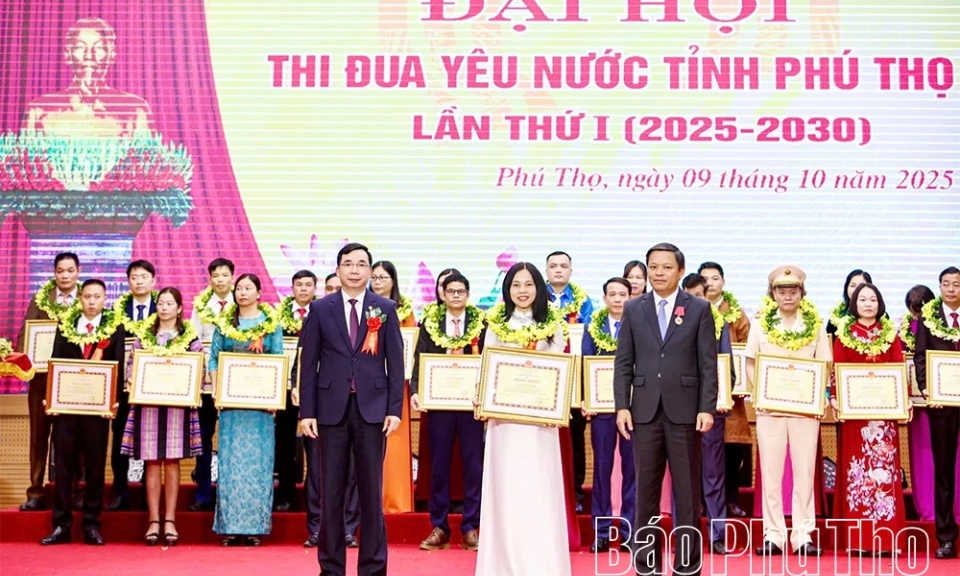 Tận t&acirc;m, s&aacute;ng tạo v&igrave; sự nghiệp đ&agrave;o tạo, bồi dưỡng c&aacute;n bộ