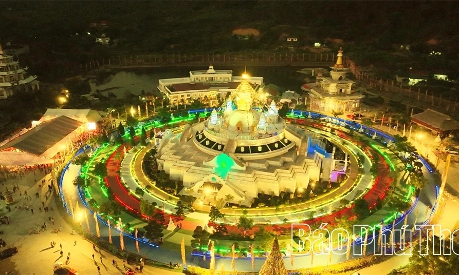 Ph&aacute;p hội Cầu an đ&oacute;n năm mới 2026 tại Bảo th&aacute;p Mandala T&acirc;y Thi&ecirc;n