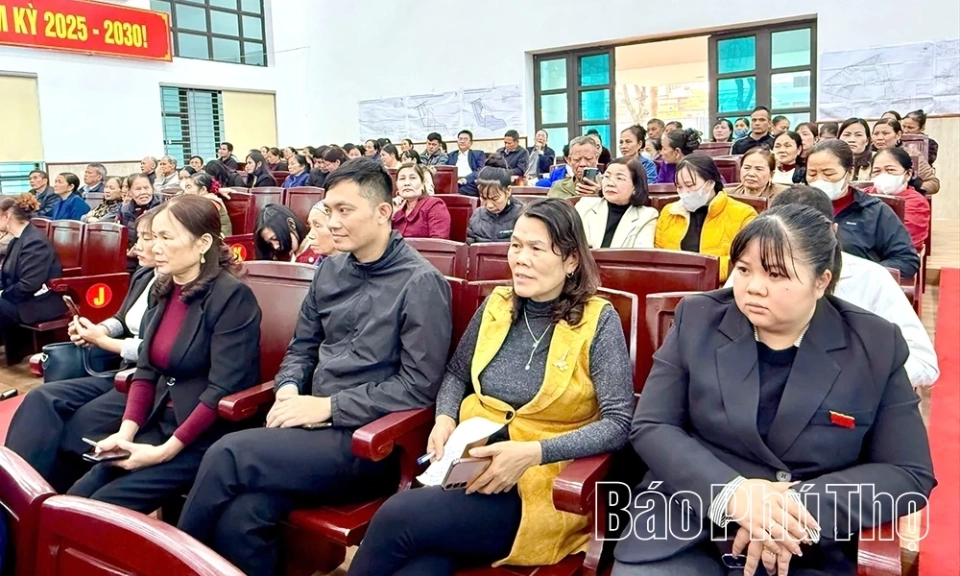 Tổ đại biểu HĐND tỉnh cụm Y&ecirc;n Lạc tiếp x&uacute;c cử tri sau Kỳ họp thứ Hai