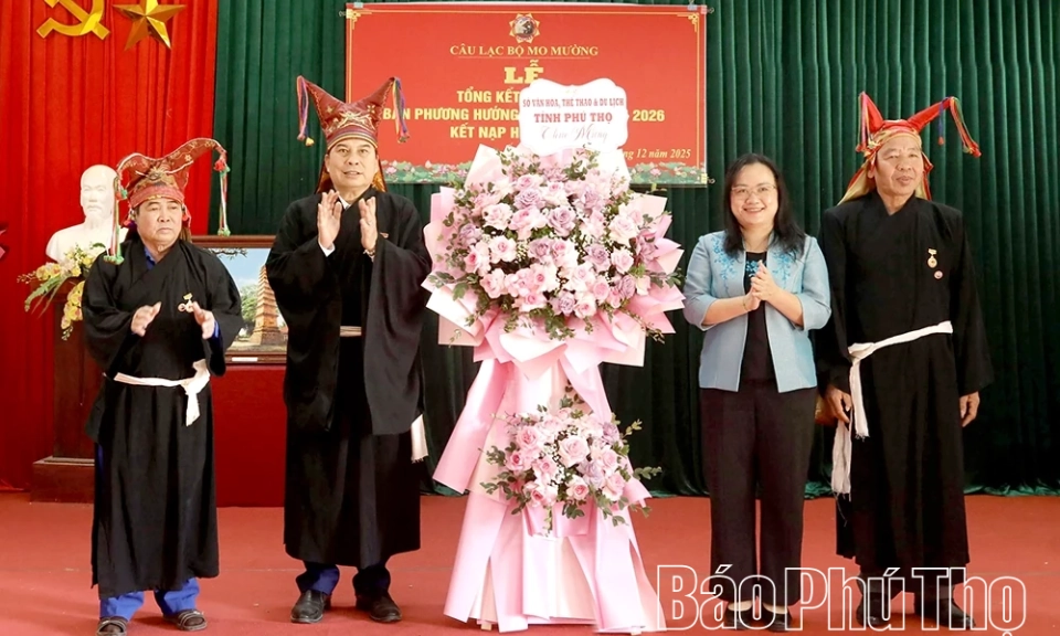 CLB Mo Mường Lạc Sơn chung tay bảo tồn di sản Mo Mường