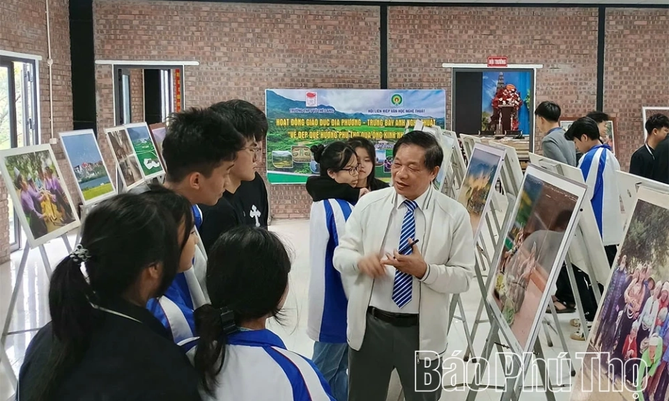 Trưng b&agrave;y ảnh nghệ thuật &ldquo;Vẻ đẹp qu&ecirc; hương Ph&uacute; Thọ qua ống k&iacute;nh nhiếp ảnh&rdquo;