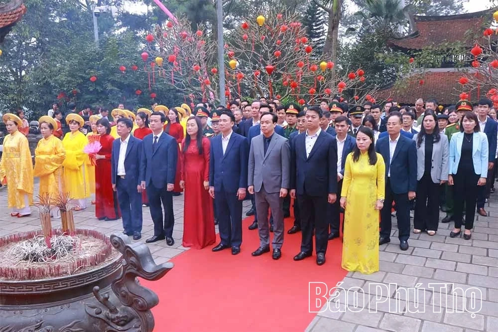 Dâng hương tưởng niệm Tổ Mẫu Âu Cơ ngày “Tiên giáng”