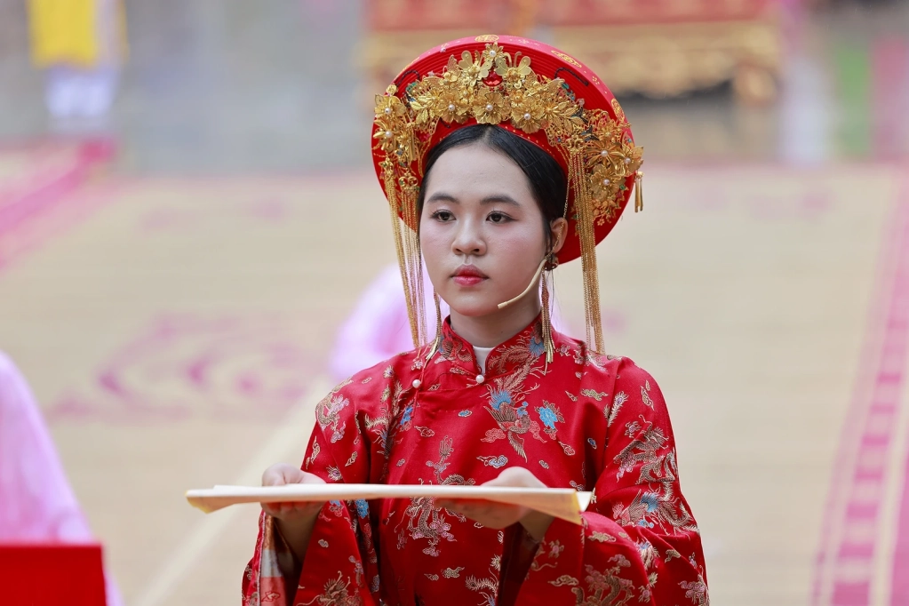 Vẻ đẹp “trong veo”, thuần khiết nơi đất Mẫu