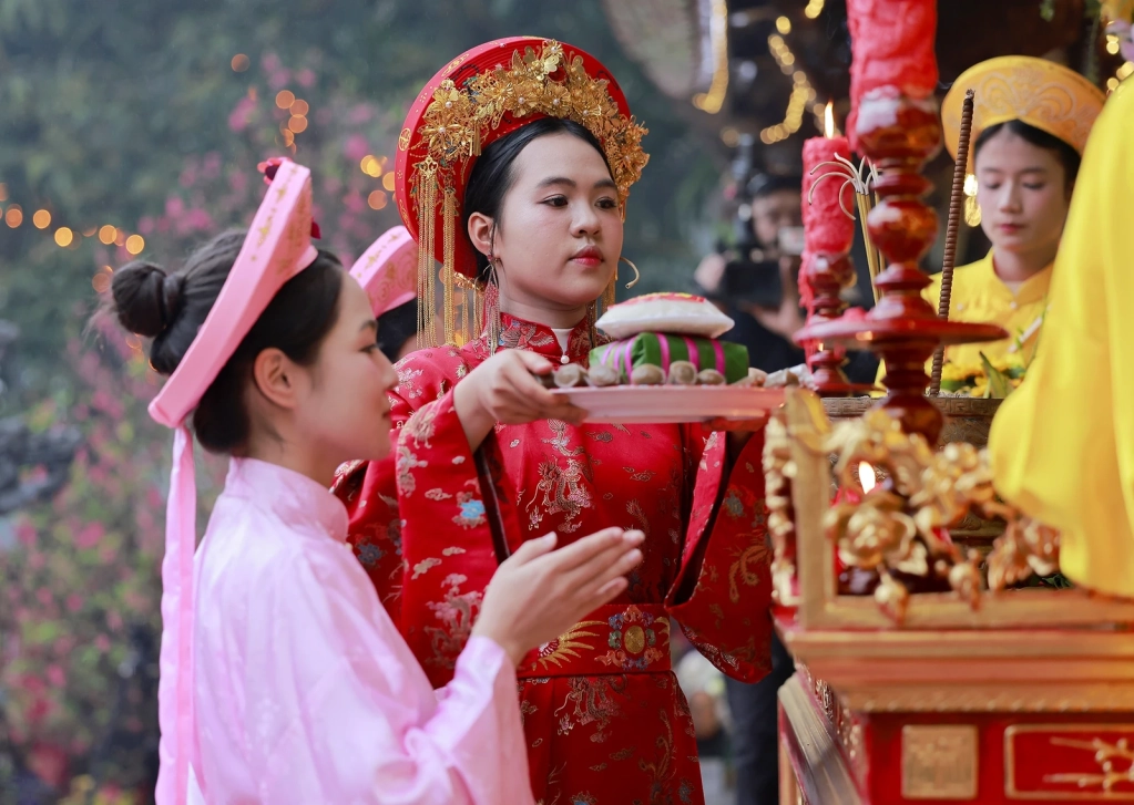 Vẻ đẹp “trong veo”, thuần khiết nơi đất Mẫu