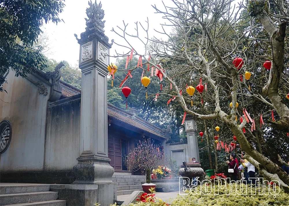 Đầu xuân, hành hương về nơi cội nguồn dân tộc