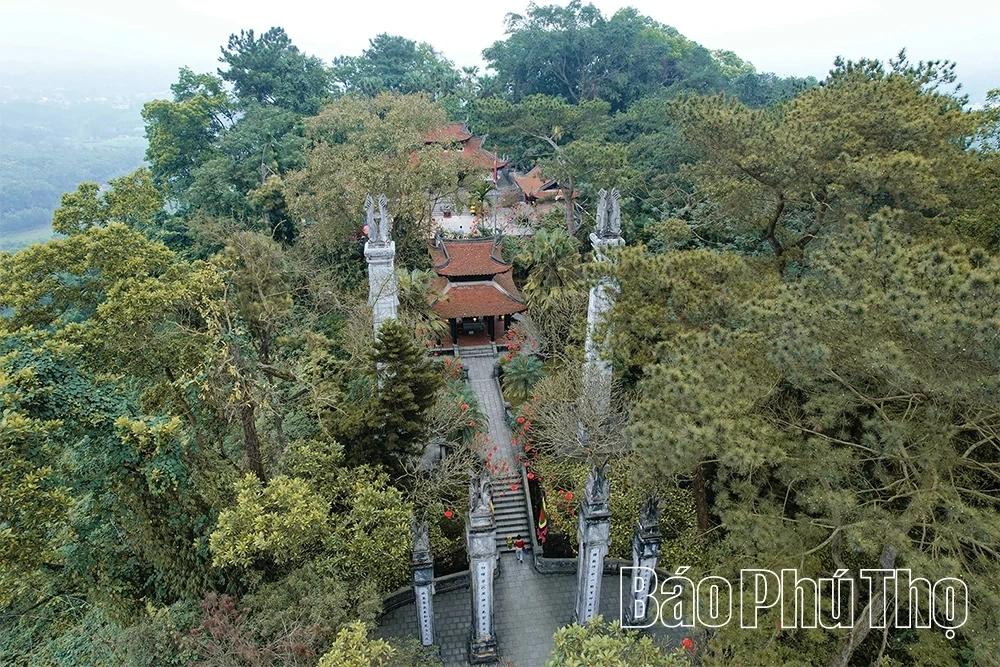Đầu xuân, hành hương về nơi cội nguồn dân tộc