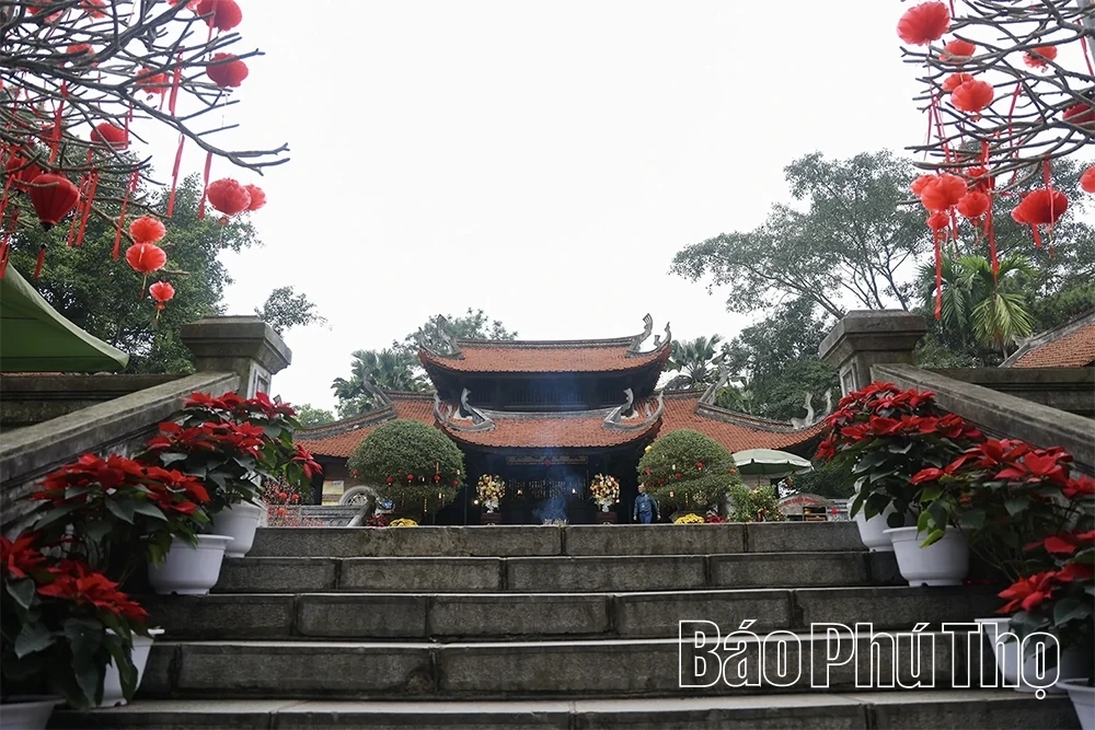 Đầu xuân, hành hương về nơi cội nguồn dân tộc