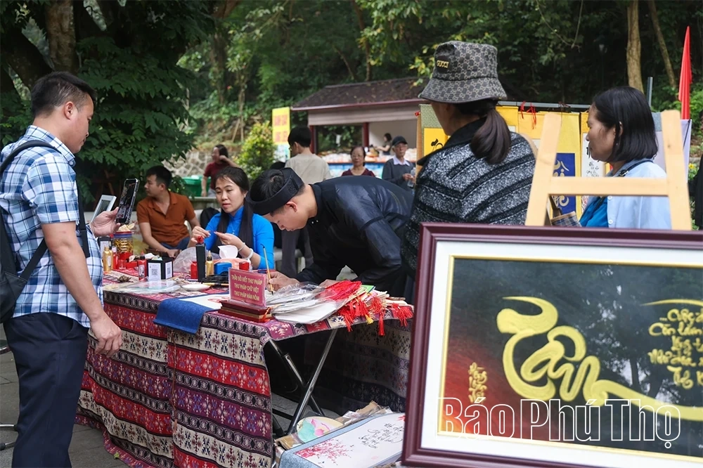 Đầu xuân, hành hương về nơi cội nguồn dân tộc