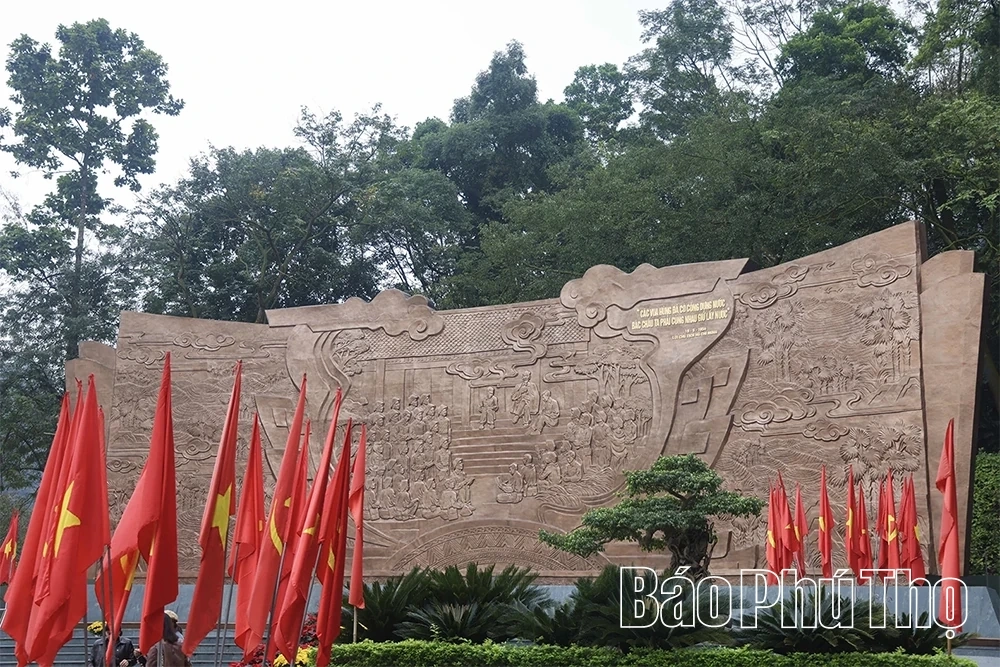 Đầu xuân, hành hương về nơi cội nguồn dân tộc