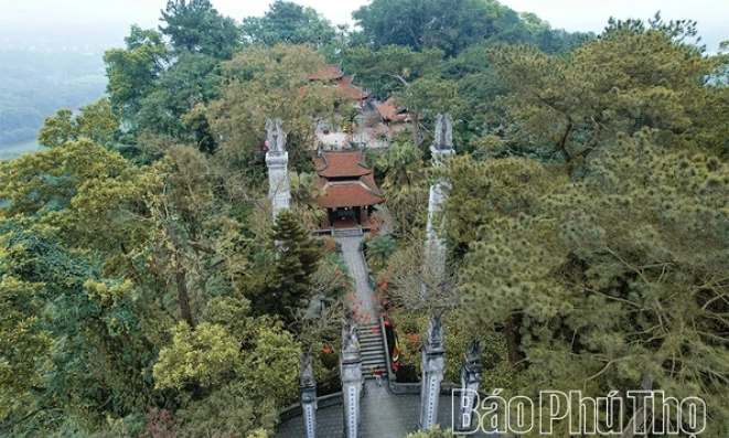 Đầu xu&acirc;n, h&agrave;nh hương về nơi cội nguồn d&acirc;n tộc