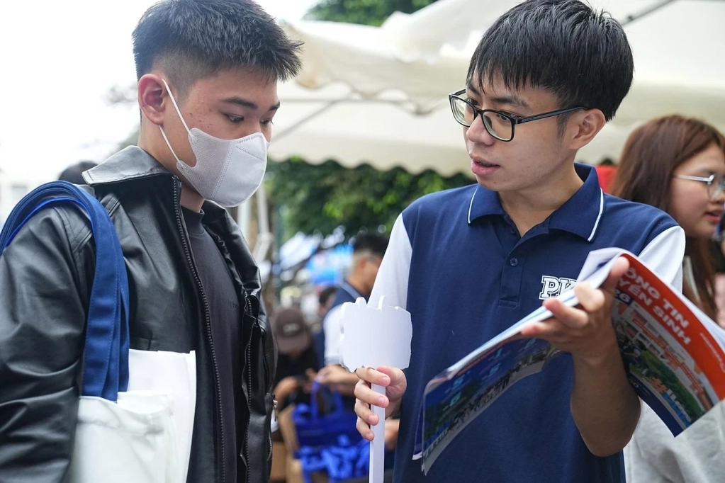 Tuyển sinh đại học 2026: Học phí tăng, thí sinh đau đầu chọn trường
