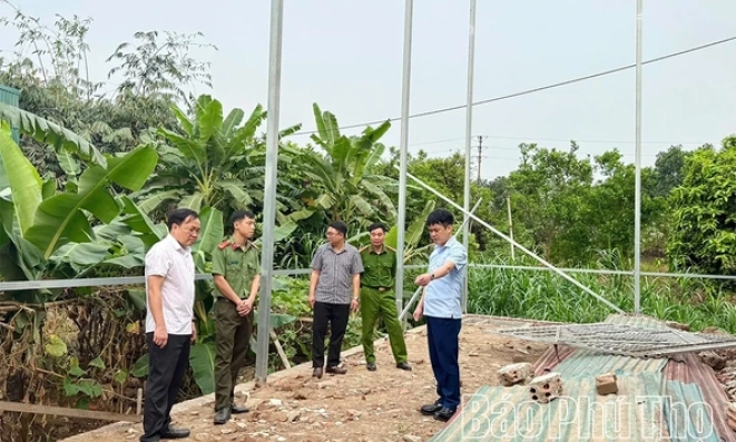 X&atilde; Vĩnh Ph&uacute;: Hỗ trợ c&aacute;c hộ d&acirc;n th&aacute;o dỡ c&ocirc;ng tr&igrave;nh vi phạm, ki&ecirc;n quyết xử l&yacute;, kh&ocirc;ng để ph&aacute;t sinh mới