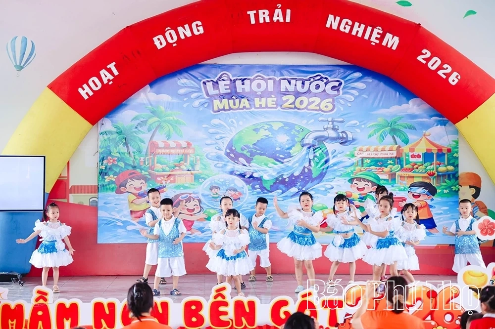 Trường Mầm non Bến Gót tổ chức chương trình “Ngày hội nước - Mùa hè mát lành”