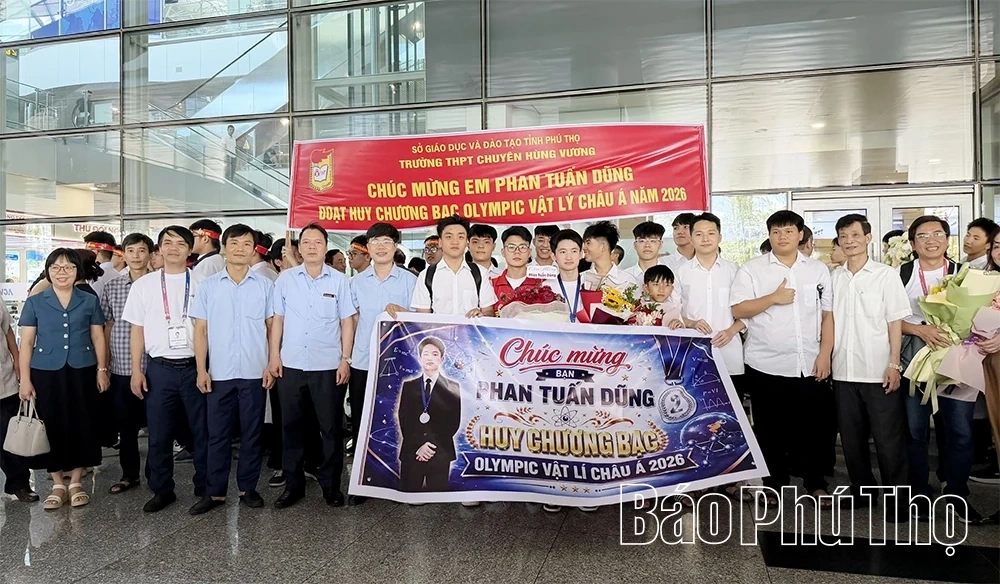 Em Phan Tuấn Dũng đoạt Huy chương Bạc Olympic Vật lý Châu Á