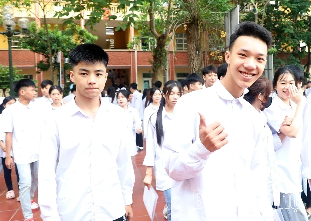 Kỳ thi tốt nghiệp THPT năm 2026 tại điểm thi Trường THPT Nguyễn Tất Thành diễn ra an toàn, đúng quy chế