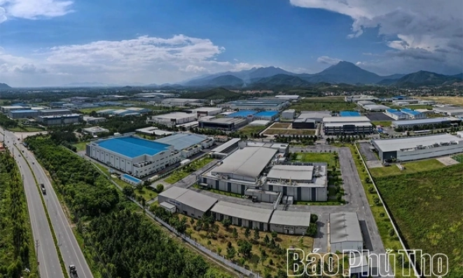 Ph&aacute;t triển c&ocirc;ng nghiệp gắn với bảo vệ m&ocirc;i trường