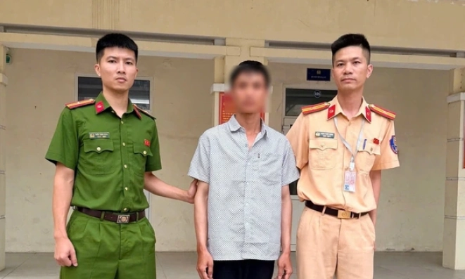 Ph&aacute;t hiện th&iacute; sinh sử dụng camera c&uacute;c &aacute;o để gian lận thi s&aacute;t hạch l&aacute;i xe