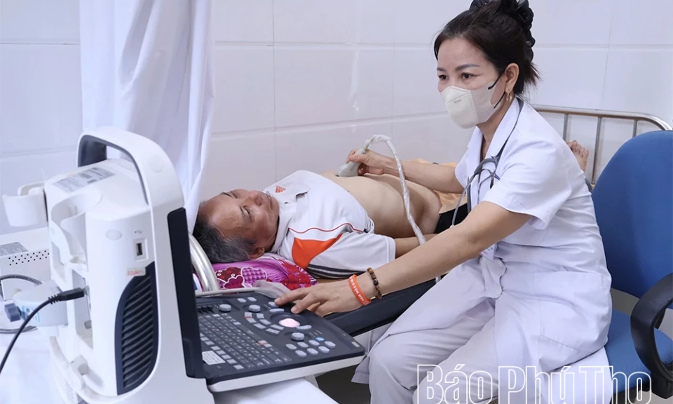 Gỡ kh&oacute; cho y tế cơ sở sau s&aacute;p nhập