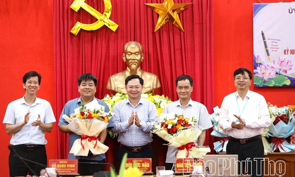 B&aacute;o ch&iacute; đồng h&agrave;nh c&ugrave;ng x&atilde; Đ&agrave; Bắc tr&ecirc;n h&agrave;nh tr&igrave;nh bứt ph&aacute; mới